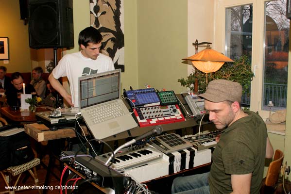 16 - central boom and space - vorstadt - vernissage - 30.03.2007